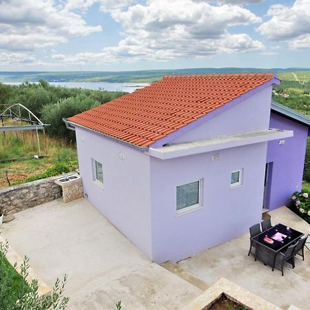 Holiday Home Paulin Обровац Экстерьер фото
