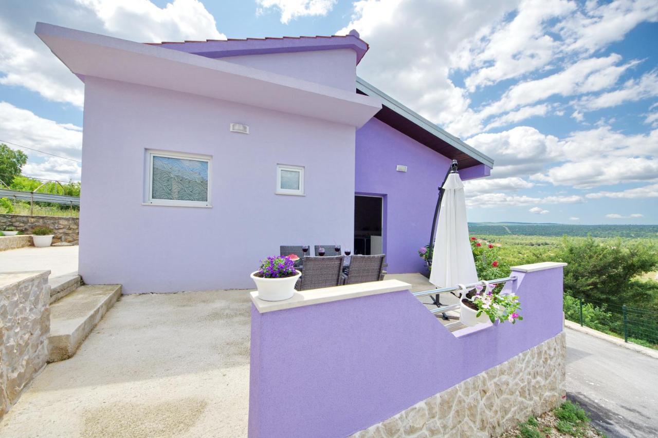 Holiday Home Paulin Обровац Экстерьер фото
