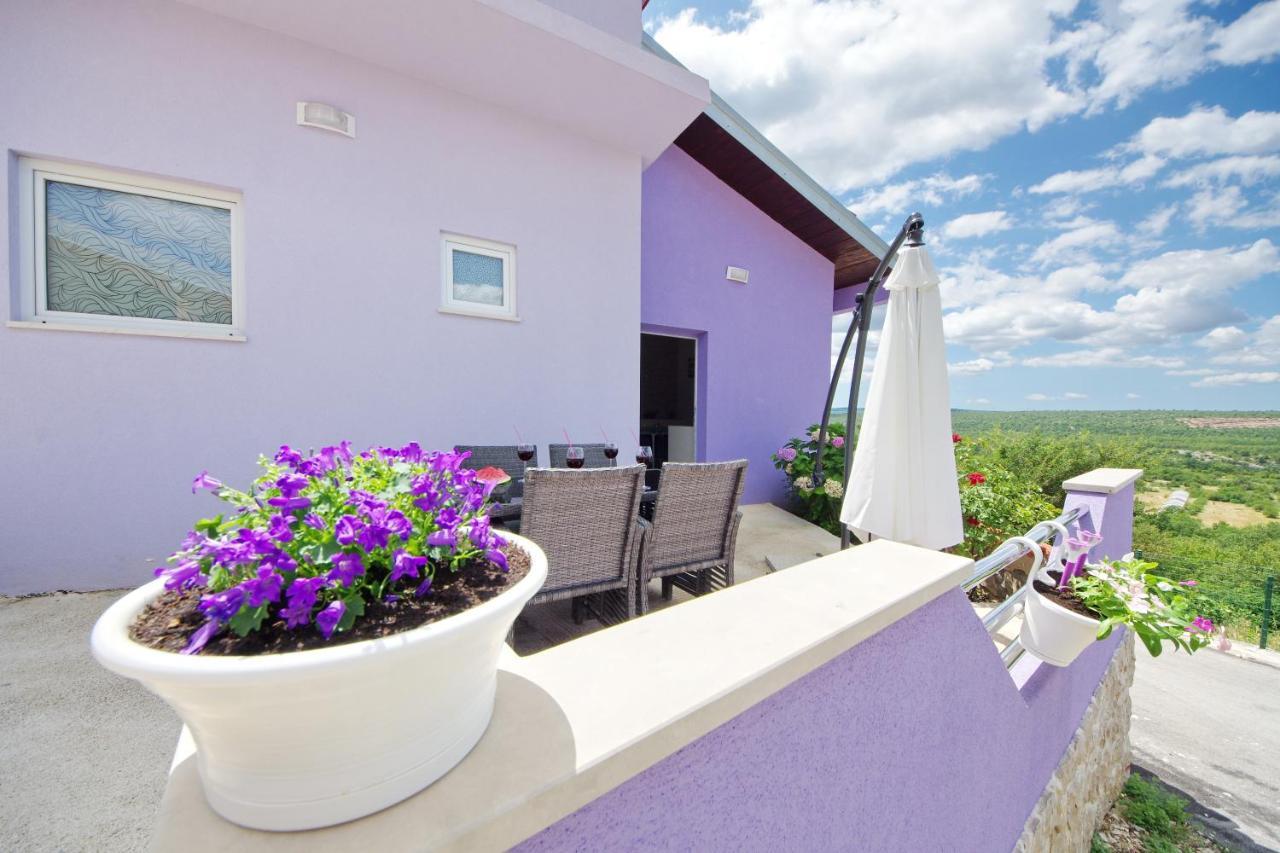 Holiday Home Paulin Обровац Экстерьер фото
