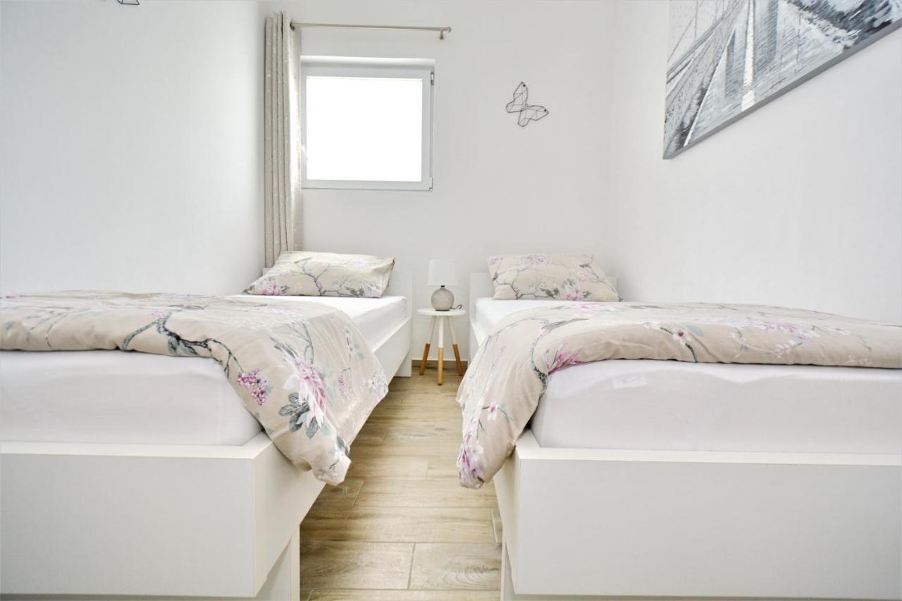 Holiday Home Paulin Обровац Экстерьер фото